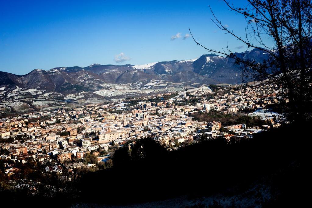 Villa Gioia Civita ฟาบริอาโน ภายนอก รูปภาพ
