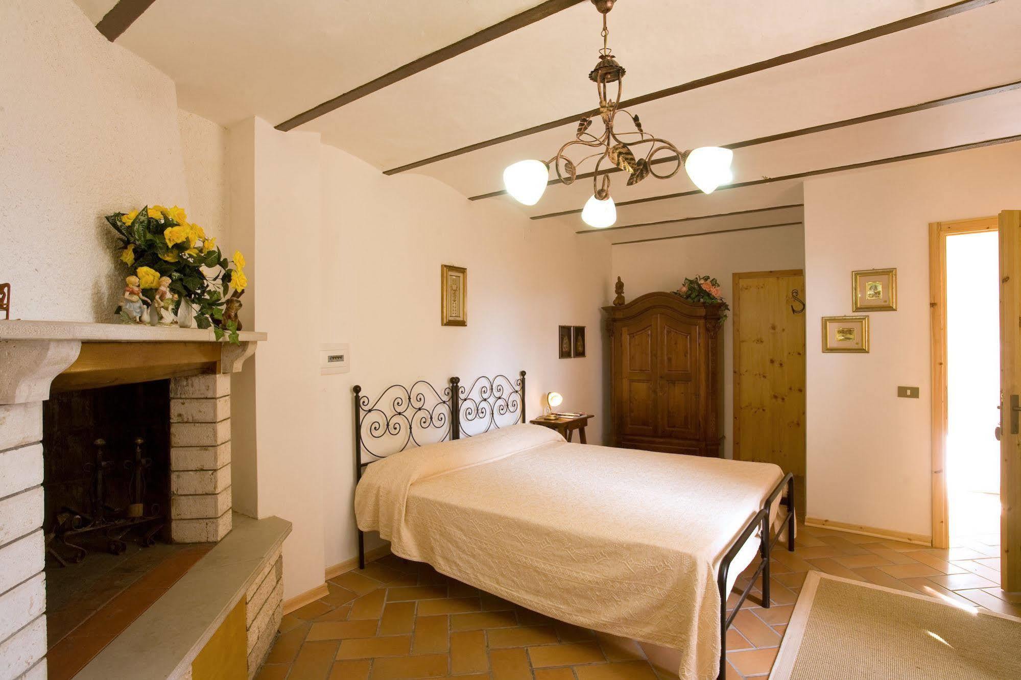 Villa Gioia Civita ฟาบริอาโน ภายนอก รูปภาพ